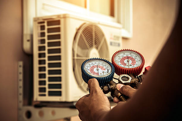 Professional Hvac technician working in White Cloud, KS